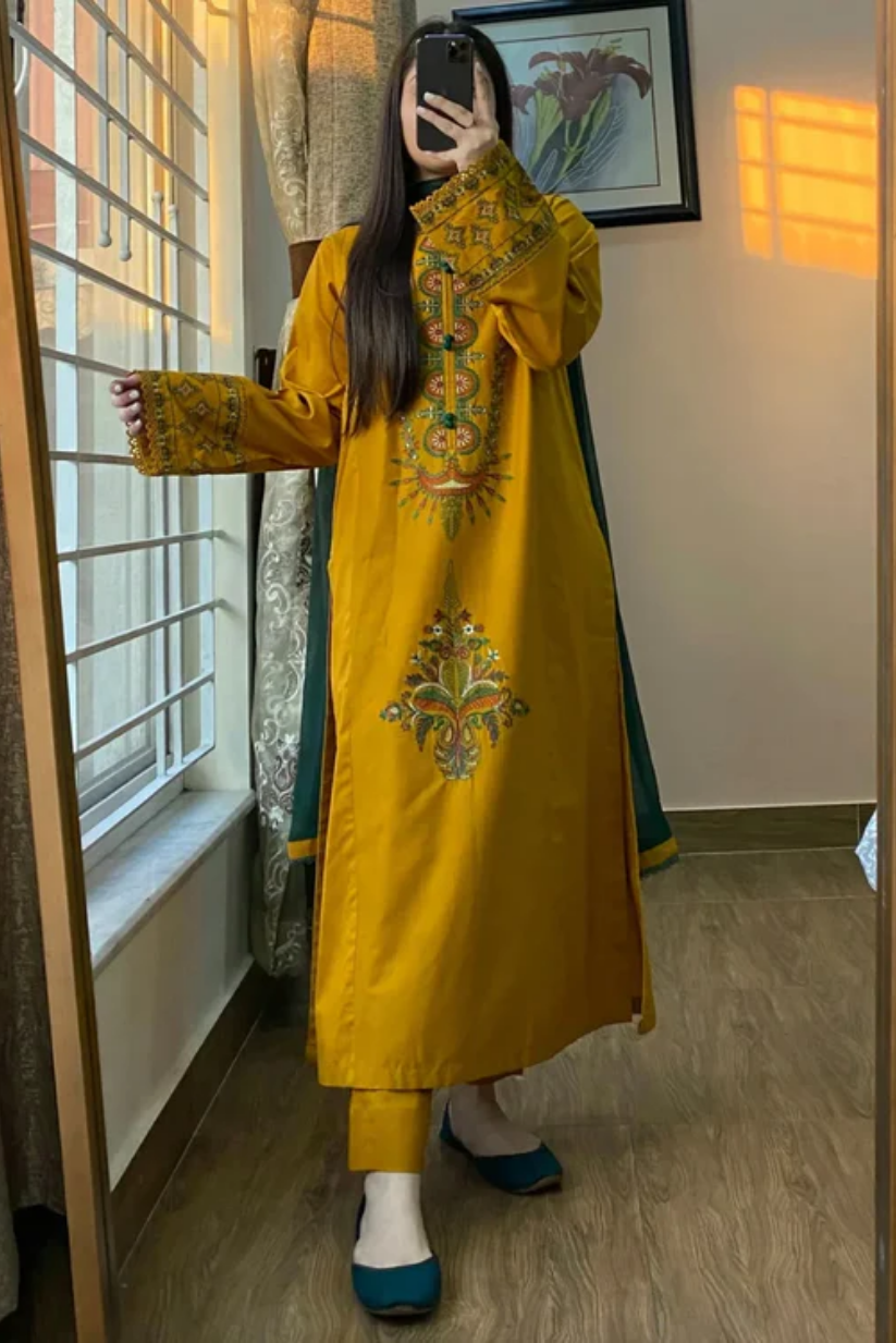 Zuni Mustard 2PC Stitched