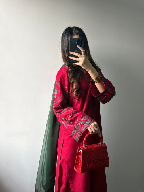 Crimson Allure 3PC Stitched