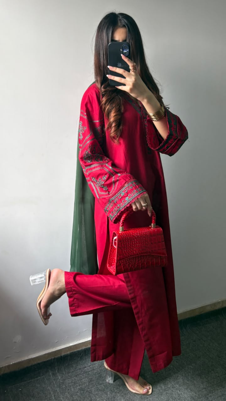 Crimson Allure 3PC Stitched